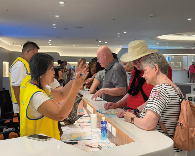 高雄港郵輪落地遊首選｜賓士九人座包車高雄一日遊｜山海樂旅遊包車的第2張圖片